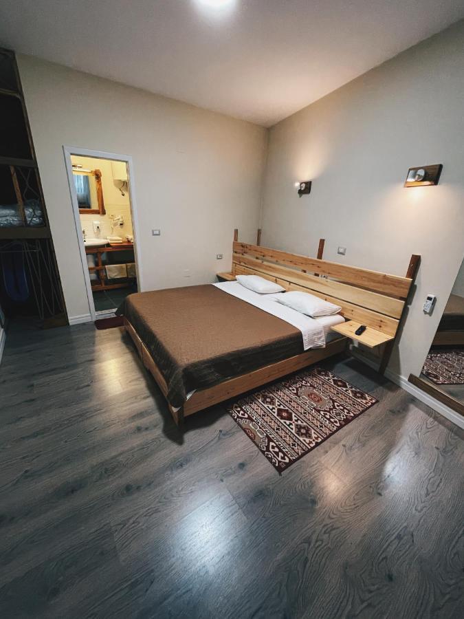 At Pikotiko'S - Korca City Rooms For Rent Eksteriør bilde