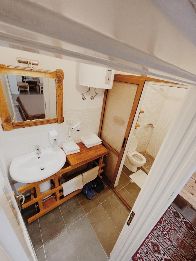 At Pikotiko'S - Korca City Rooms For Rent Eksteriør bilde