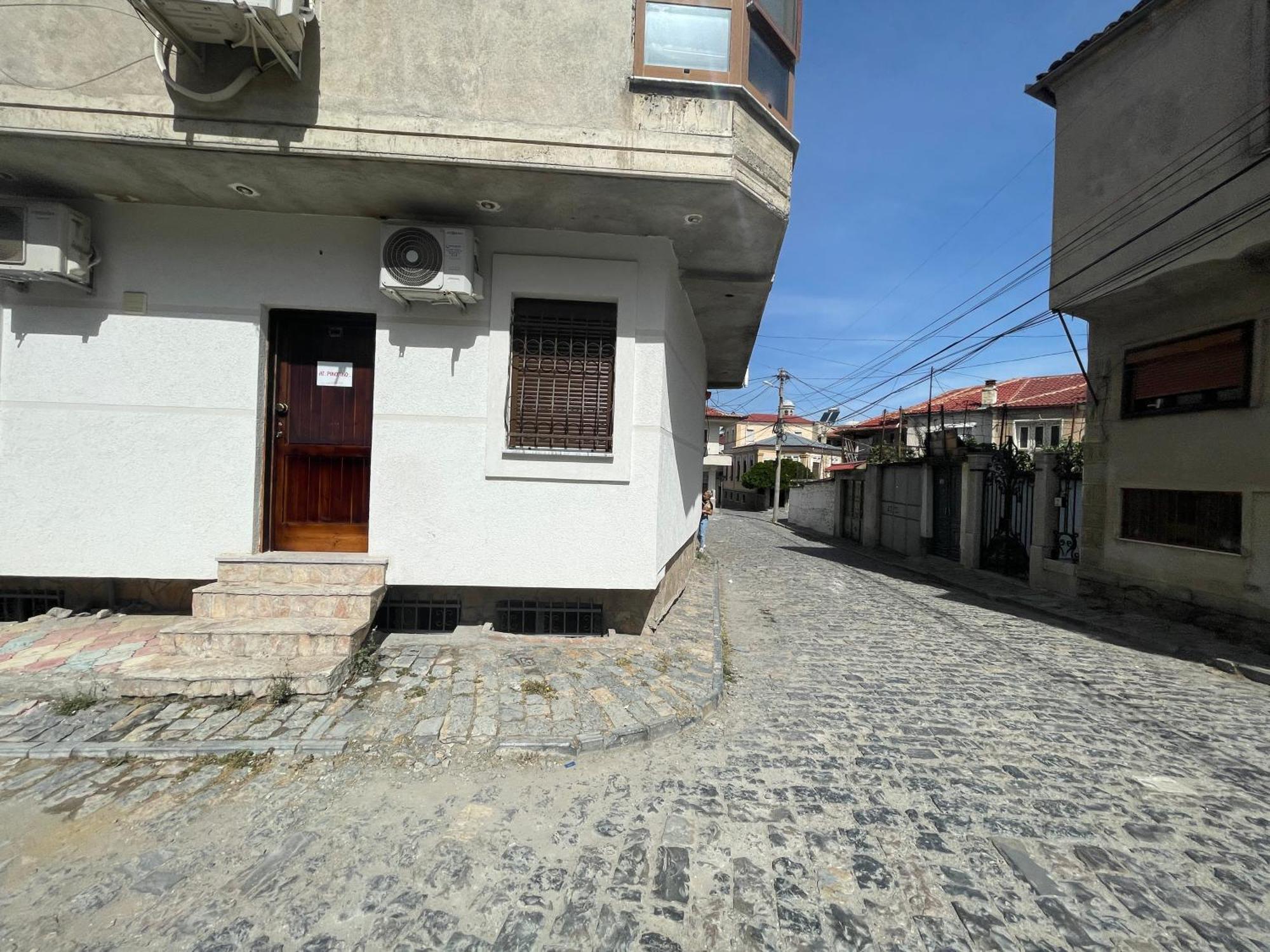 At Pikotiko'S - Korca City Rooms For Rent Eksteriør bilde