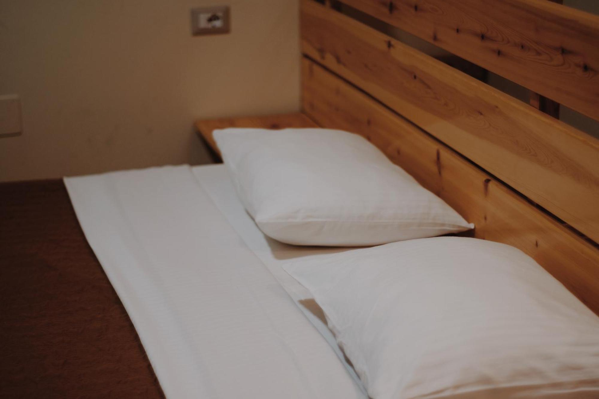 At Pikotiko'S - Korca City Rooms For Rent Eksteriør bilde