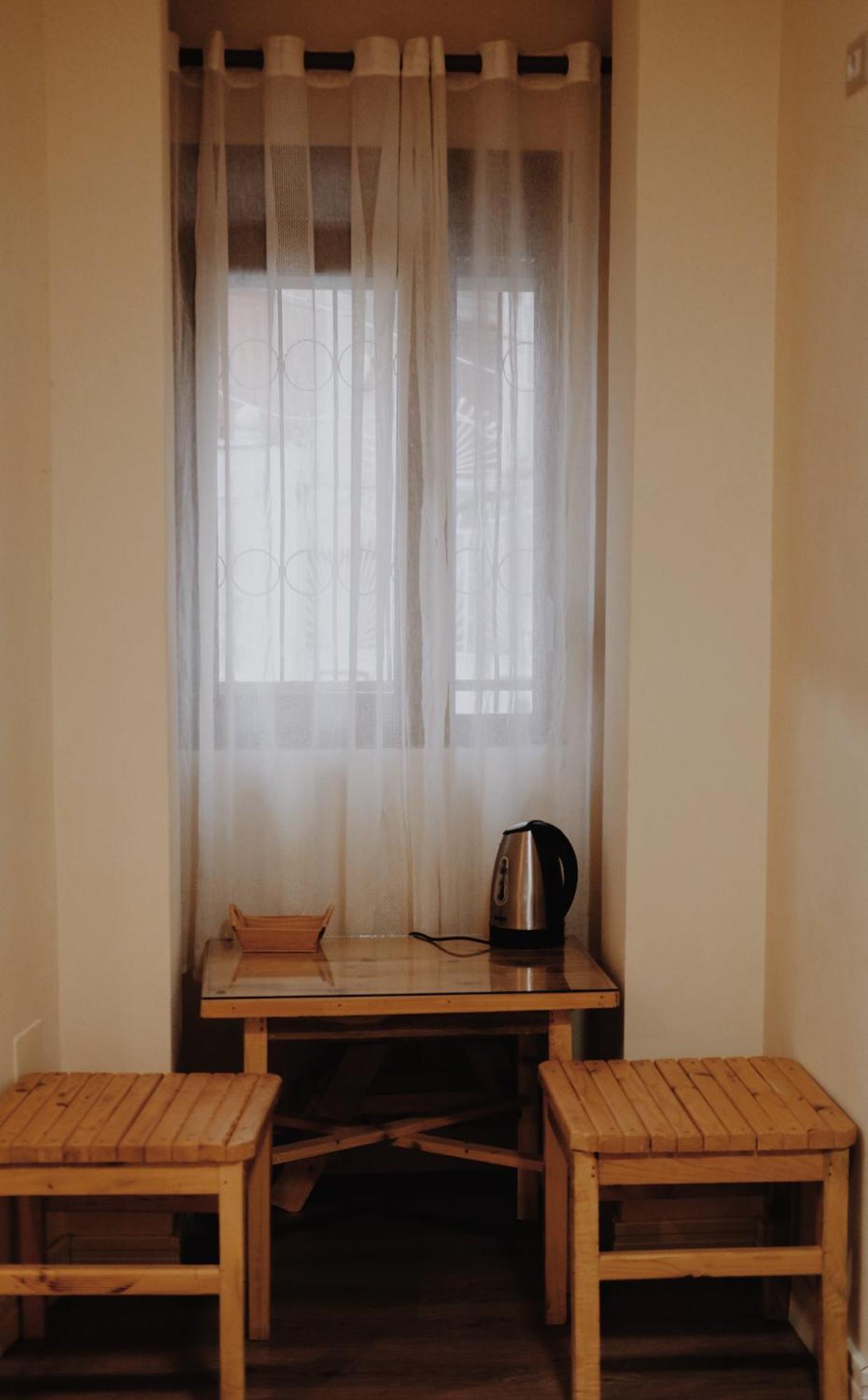 At Pikotiko'S - Korca City Rooms For Rent Eksteriør bilde