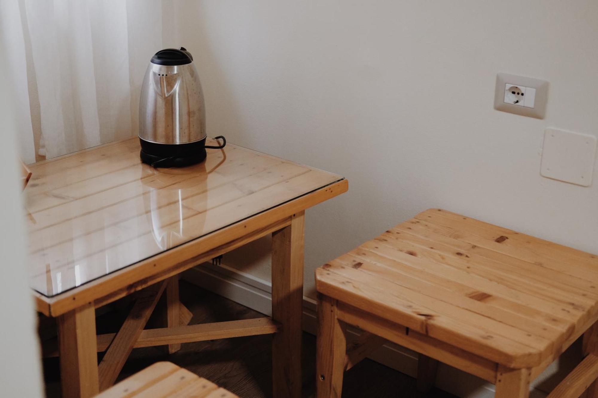 At Pikotiko'S - Korca City Rooms For Rent Eksteriør bilde