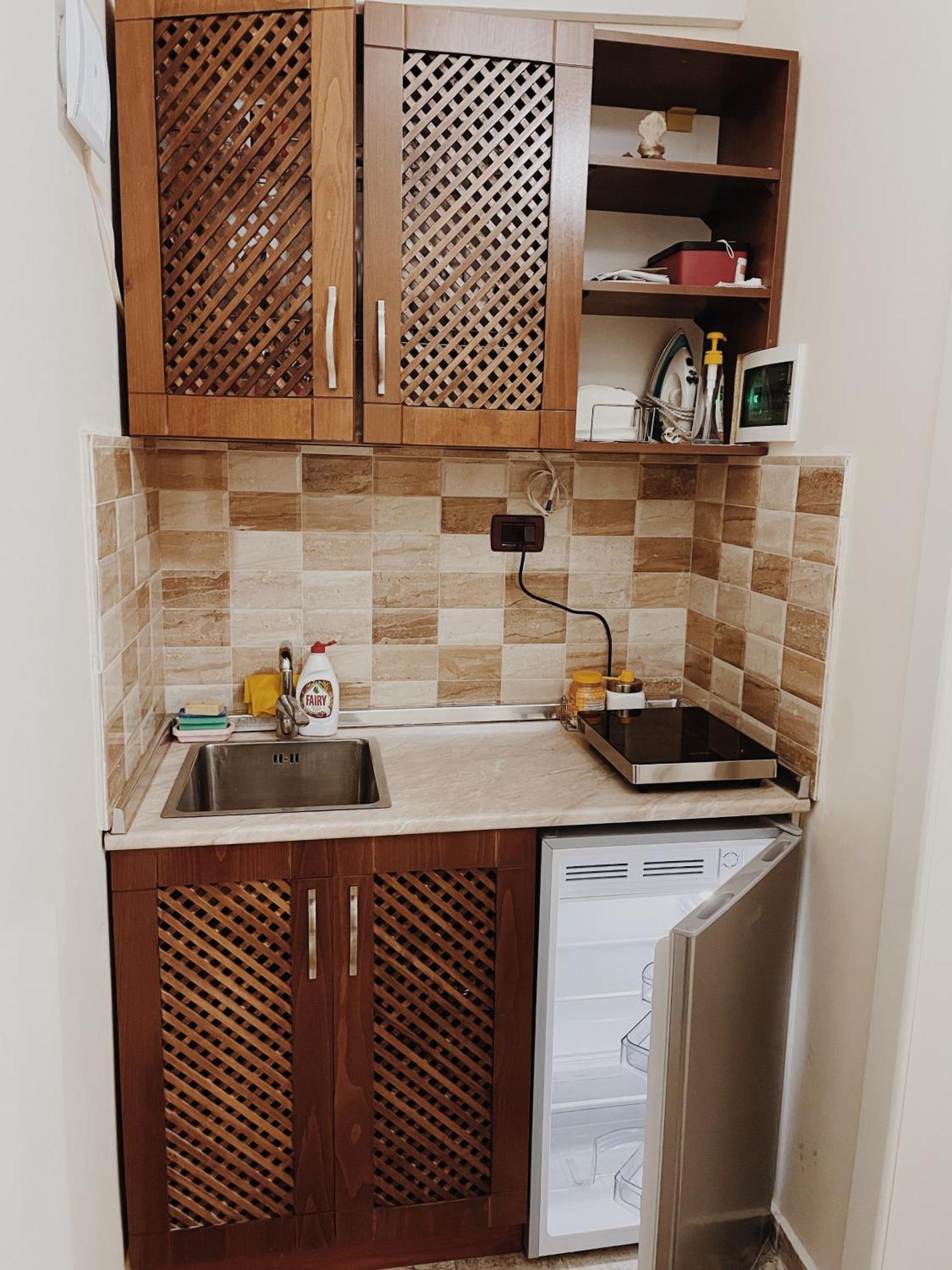 At Pikotiko'S - Korca City Rooms For Rent Eksteriør bilde